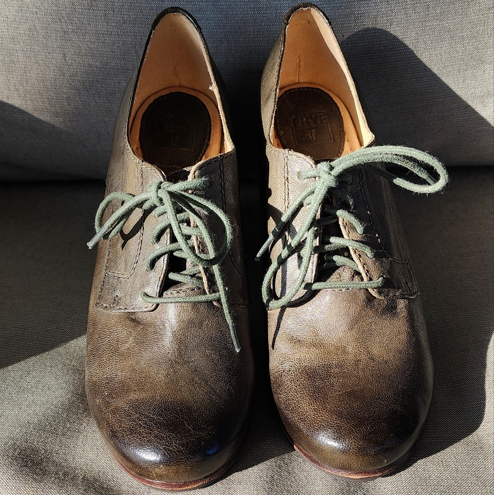 Frye Carson Oxford lace up heeled booties, grey/brown
